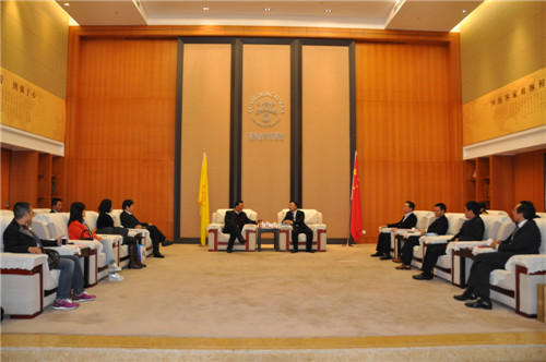 省商业联合会会长巫开立一行到客商会调研