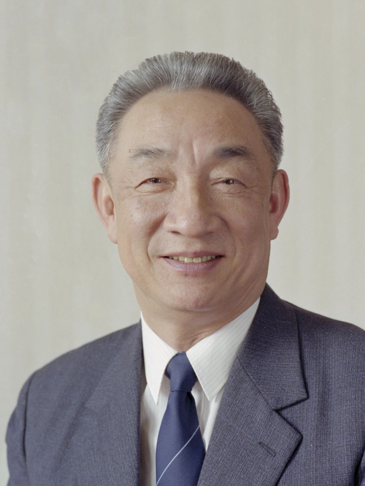 邹家华